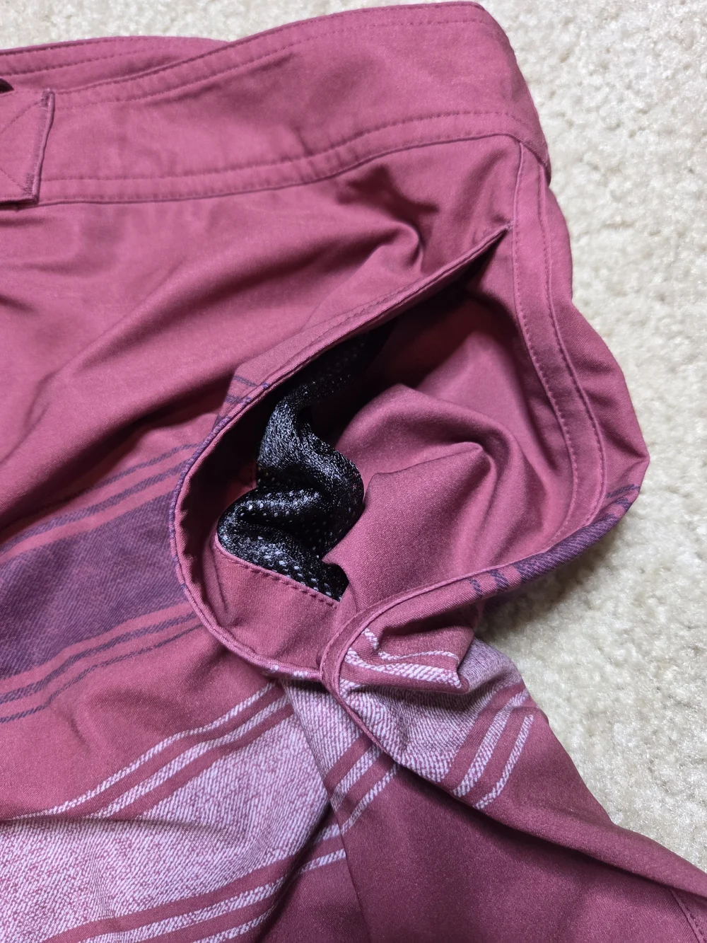Travis Mathew Confetti King Burgundy Striped Board Shorts Size 36 Vacation Beach